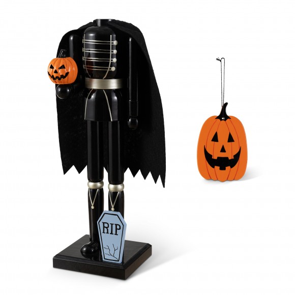 Glitzhome 14.5"H Halloween Wood Headless Horseman w/Ornament Nutcracker