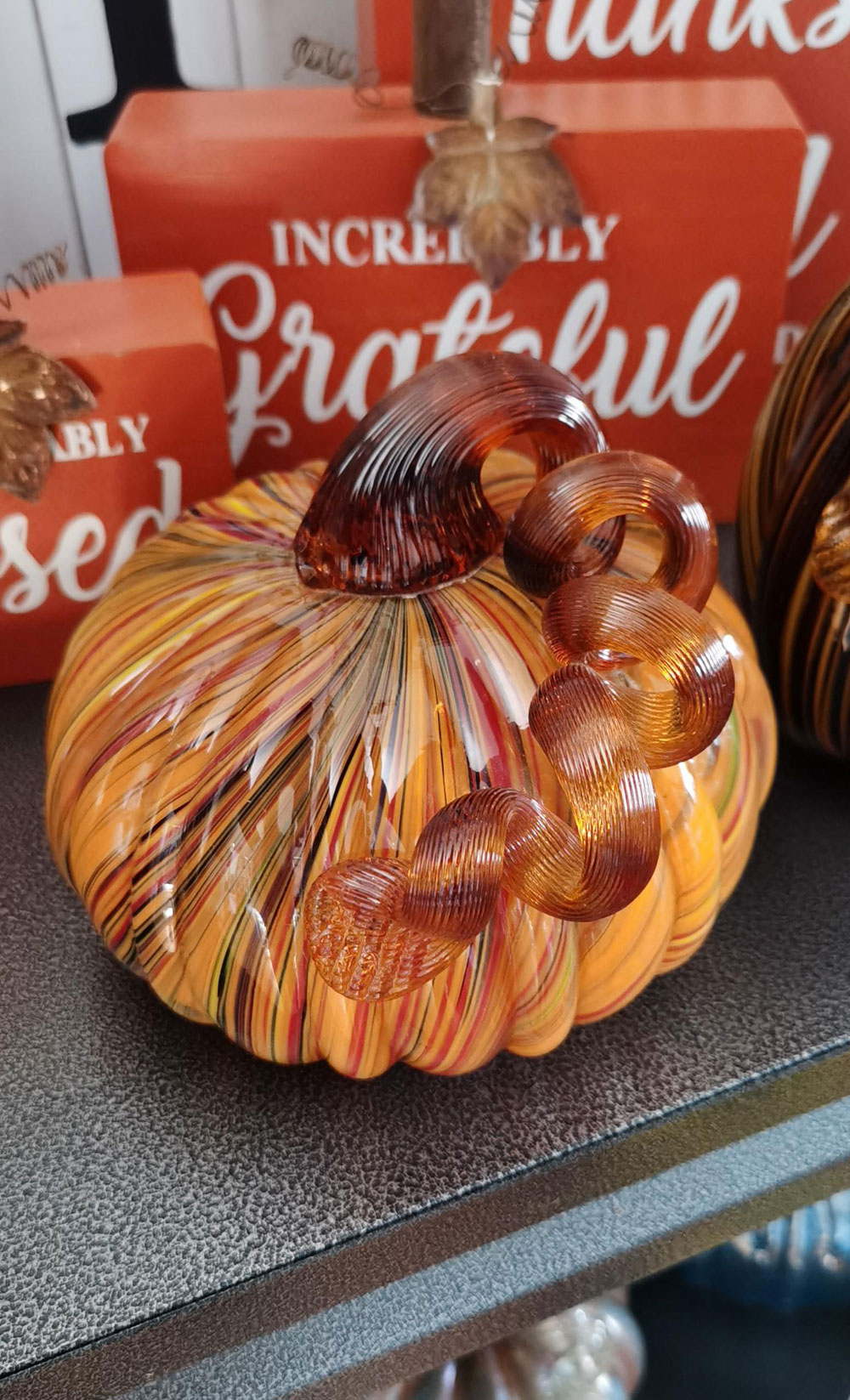 [OFFICIAL] Glitzhome 4.21"H Hand Blown MultiStriped Glass Pumpkin Decor