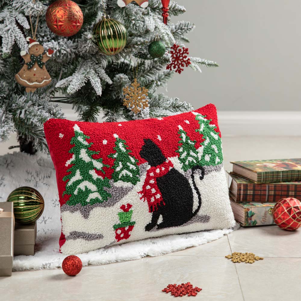 Glitzhome Hooked Cat Pillow